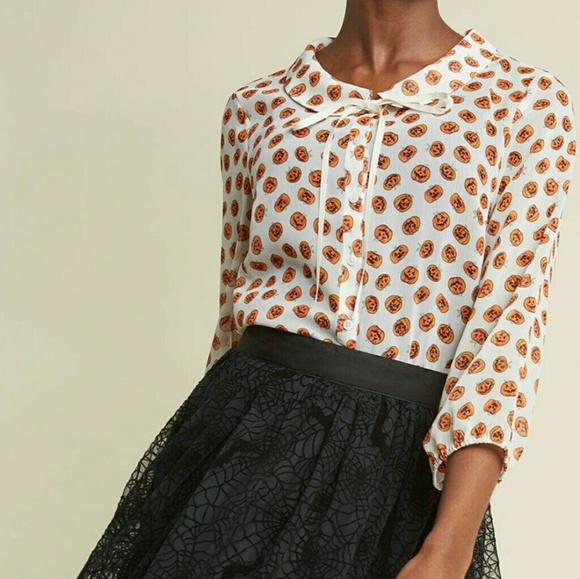 IT HAS BEEN FOUND - ISO - Pumpkin Print Top - Picture 1 of 2